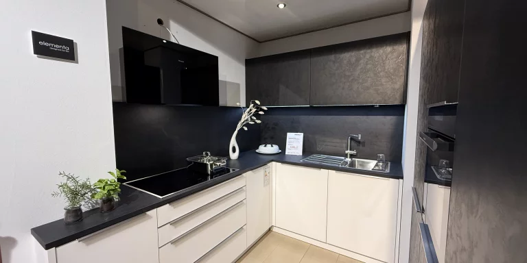 Küche von H&auml;cker - Concept Murano Soft - Kristallwei&szlig; - Mattglas